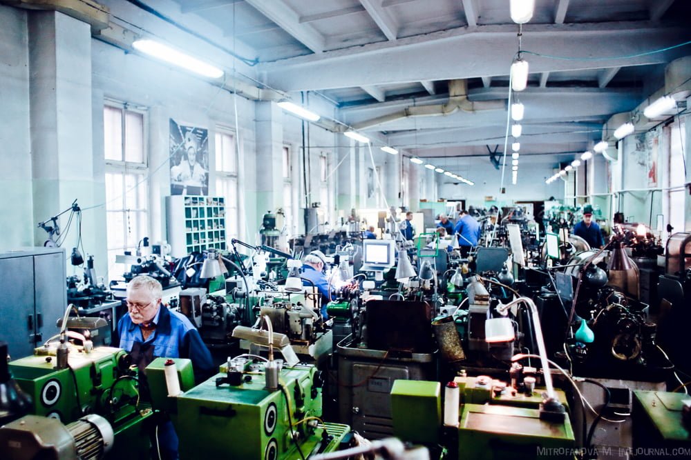 Workshop at the Raketa factory