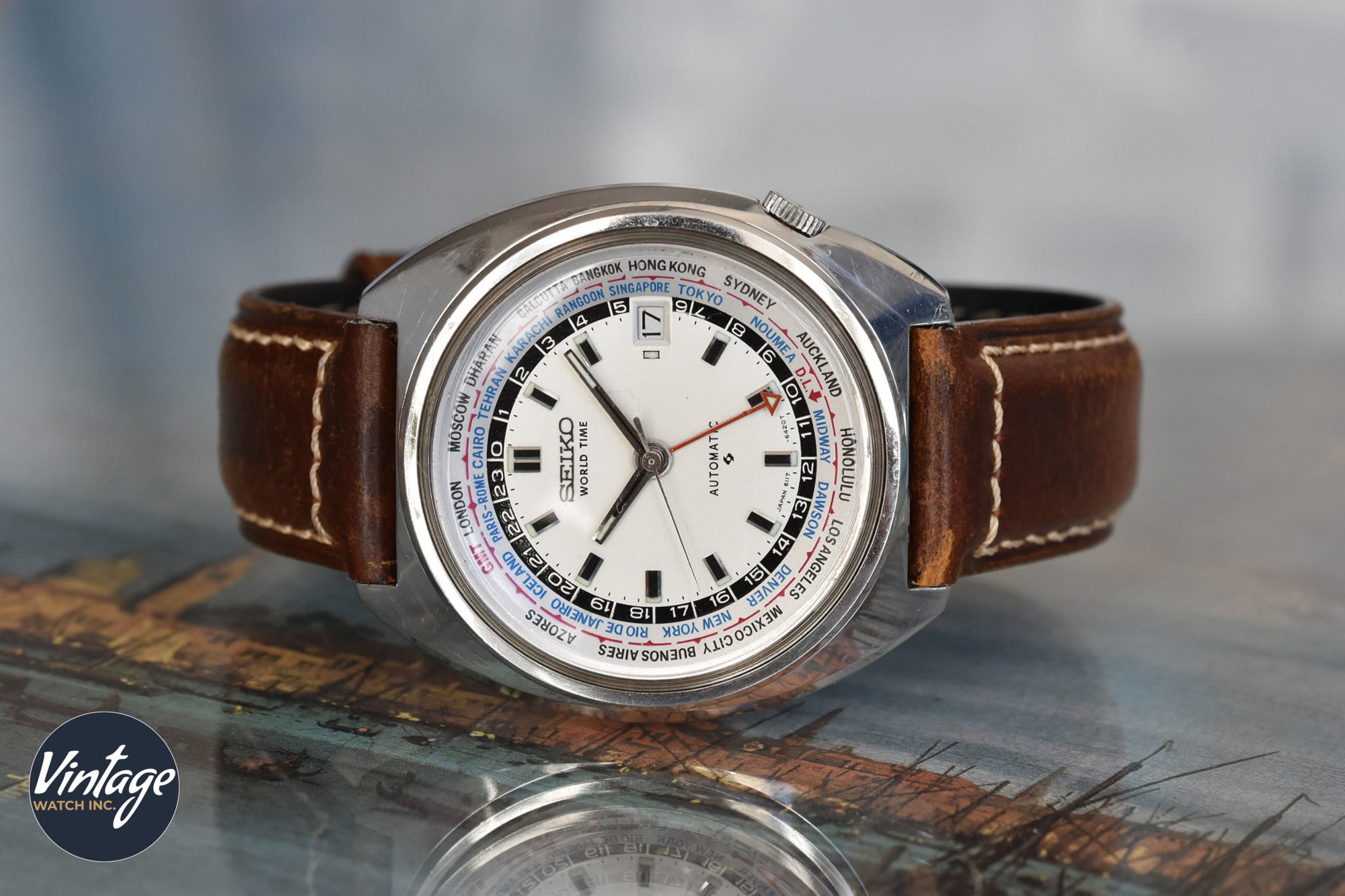11 Gorgeous Vintage World Time Watches | Vintage Watch Inc