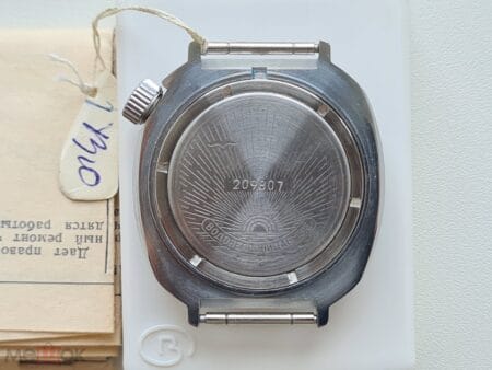 Vostor Rising Sun in a canister case